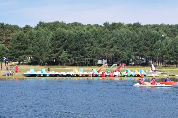 EMBALSE_JUNTO_CAMPING_URBION